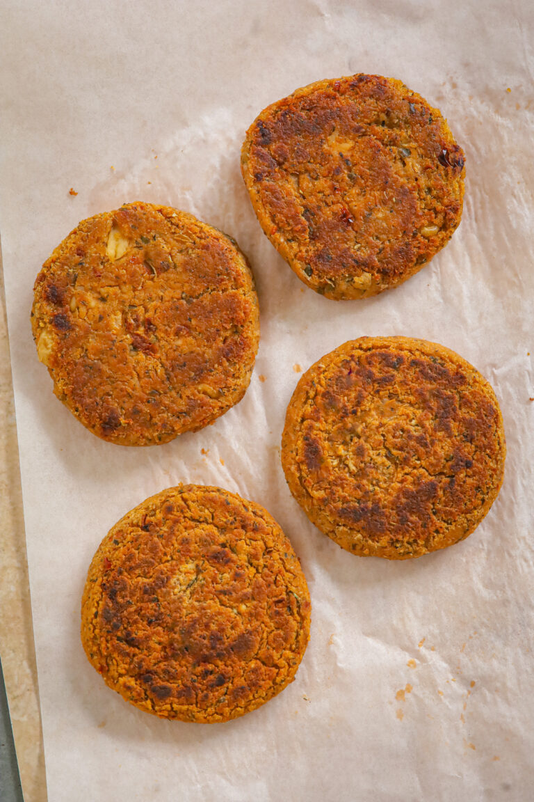 Vegan burgers van limabonen en rijst